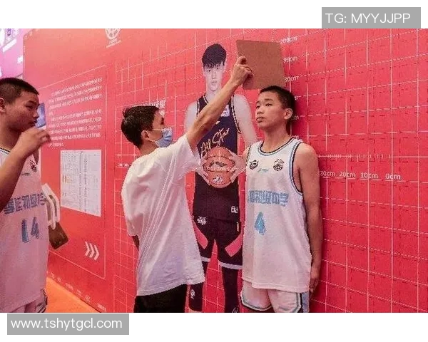 孙悦与姚明同框合影展现篮球巨星的友谊与风采